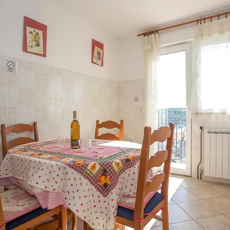 Jaksa 3* Pula