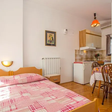 Jaksa Pensjonat 3*