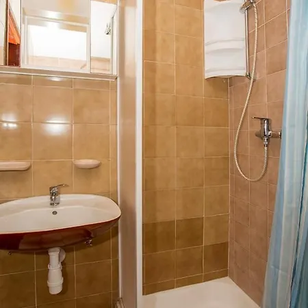 ゲストハウス Jaksa 3*