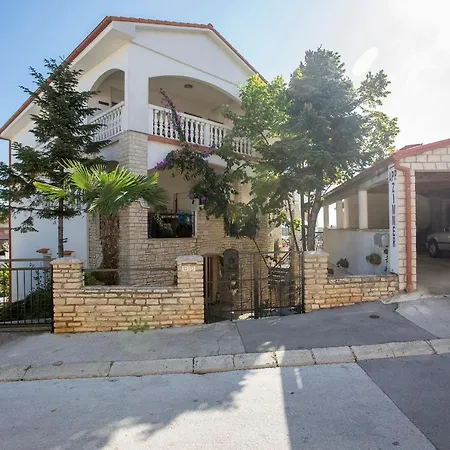 ゲストハウス Jaksa