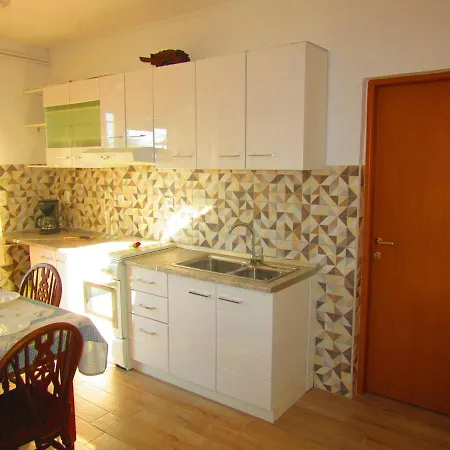 Jaksa Vendégház Póla