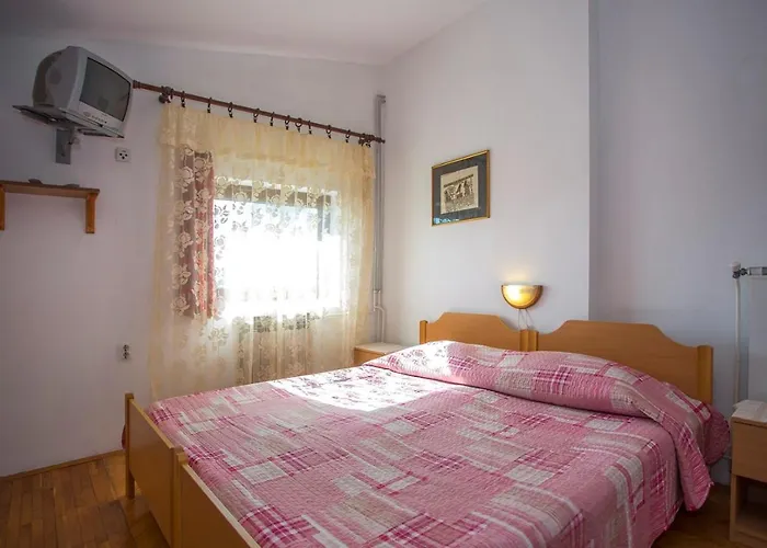 Jaksa 3* Pula