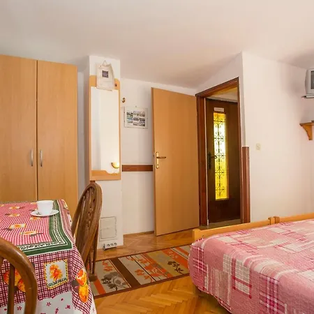 Jaksa Gæstehus Pula